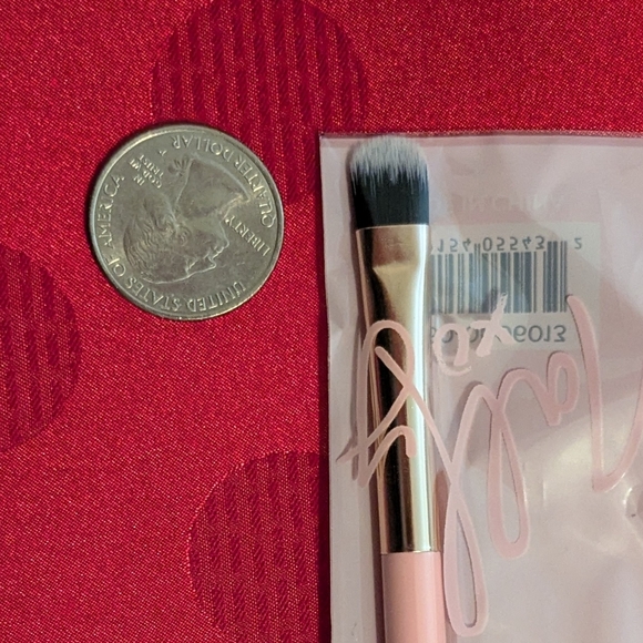 🆕 Eyeshadow Brush For Cream And Powder Eyeshadow Double Ended By Mally XO - Picture 5 of 7